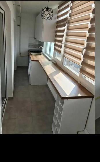 Apartament cu 3 camere decomandat în Rovine