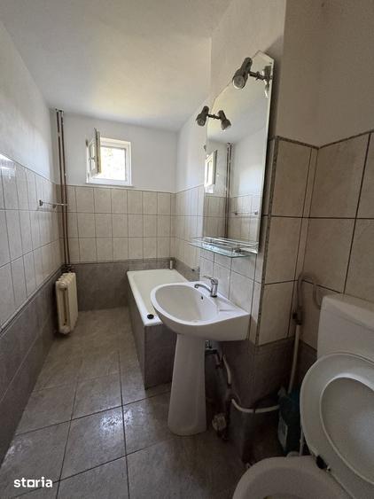 Apartament cu 3 camere în Iosia