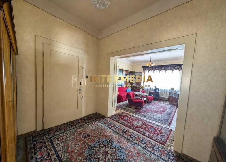Apartament cu 3 camere decomandat, mobilat în Central