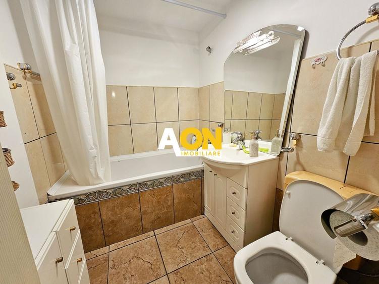 Apartament cu 3 camere decomandat, mobilat în Cetate