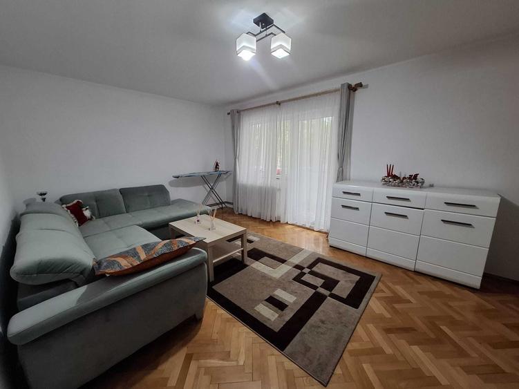 Apartament cu 2 camere decomandat în Central