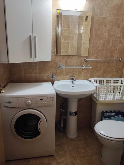 Apartament cu 3 camere decomandat în Exterior Vest