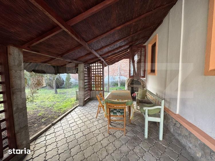 Casă cu 4 camere cu Teren 2000 Mp în Beriu