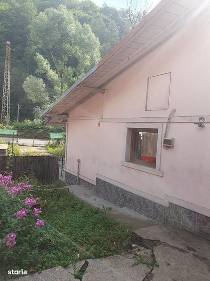 Casă cu 4 camere în Central
