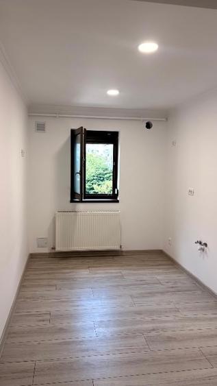 Apartament cu 3 camere decomandat în Gară