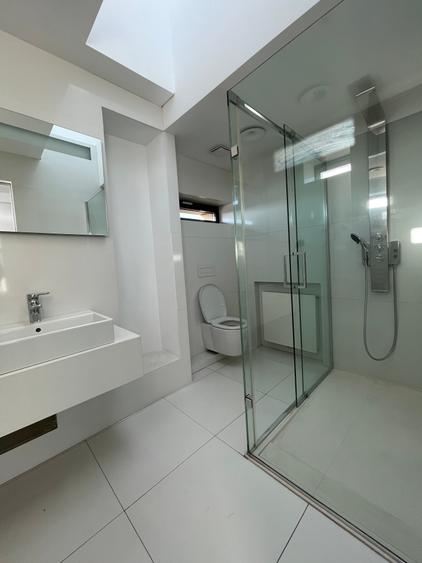 Casă cu 25 camere cu Canalizare în Aviatorilor