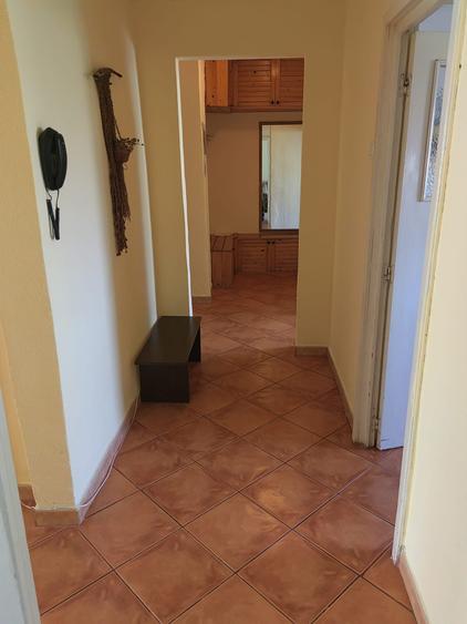 Apartament cu 4 camere decomandat în Dacia