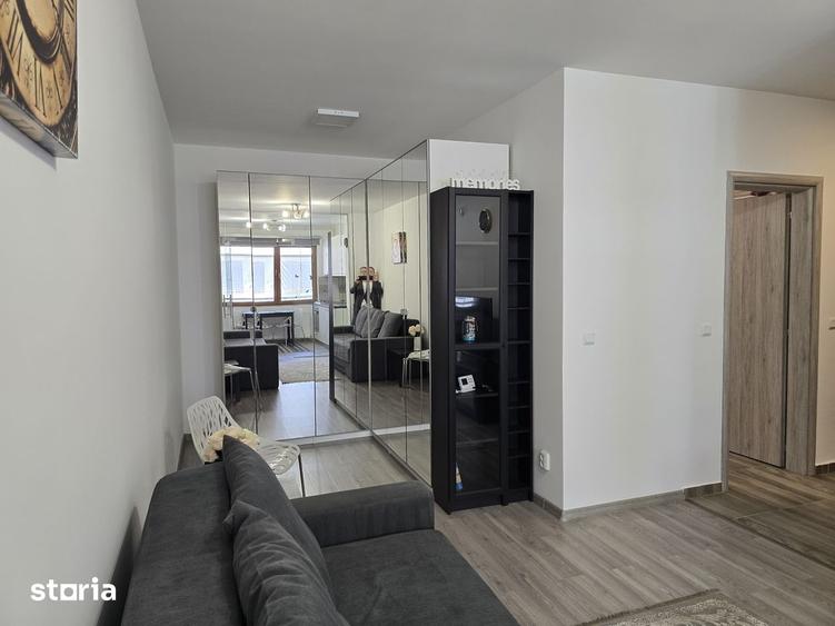Apartament cu 2 camere semidecomandat în Berceni