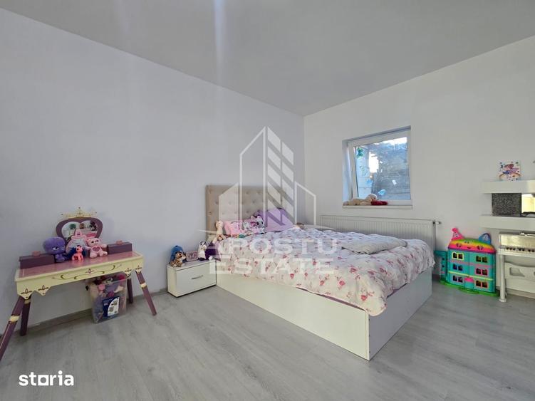 Casă cu 6 camere cu Teren 1763 Mp în Șag