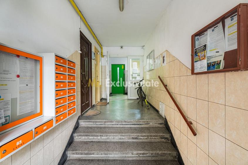 Apartament cu 3 camere semidecomandat în Crângași