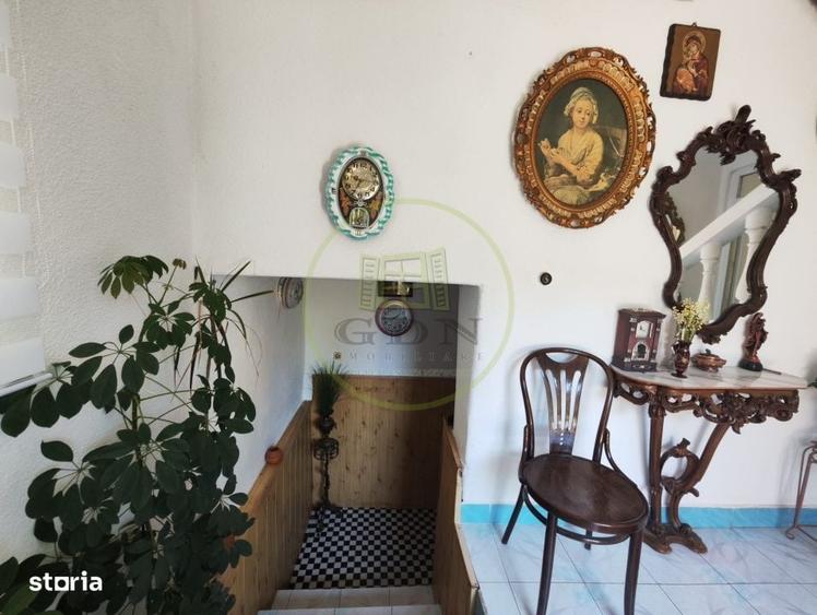 Casă cu 4 camere în Leamna de Sus