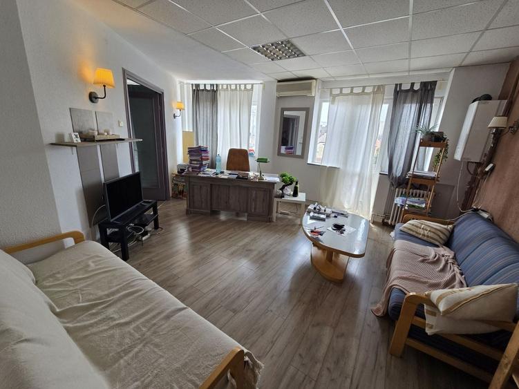 Apartament cu 2 camere semidecomandat, mobilat în Universitate