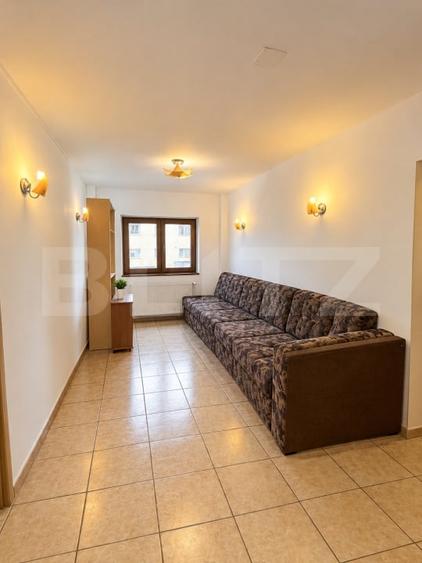 Apartament cu 4 camere semidecomandat, mobilat în Triaj