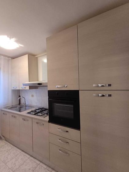 Apartament cu 2 camere decomandat în Exterior Vest