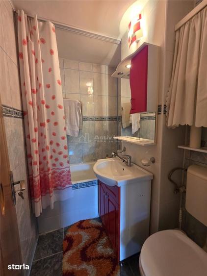 Apartament cu 3 camere semidecomandat în Micro 14