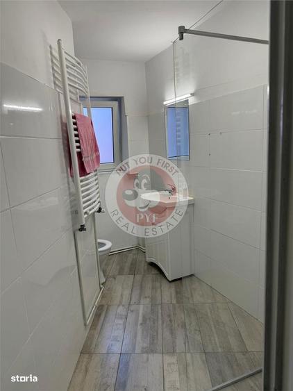 Apartament cu 3 camere decomandat în Romană