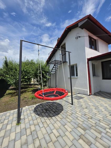 Casă renovată cu 6 camere, teren 557 mp – Berceni, Prahova - 10