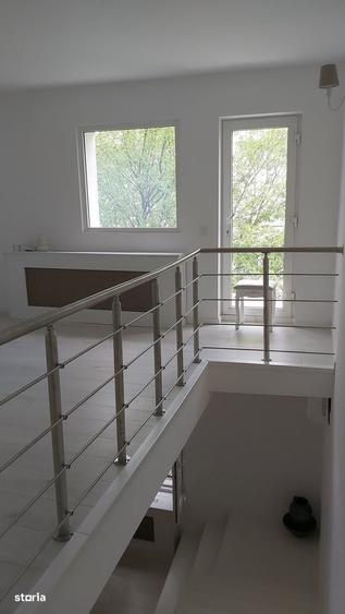 Casă cu 4 camere decomandat cu Teren 250 Mp în Băneasa