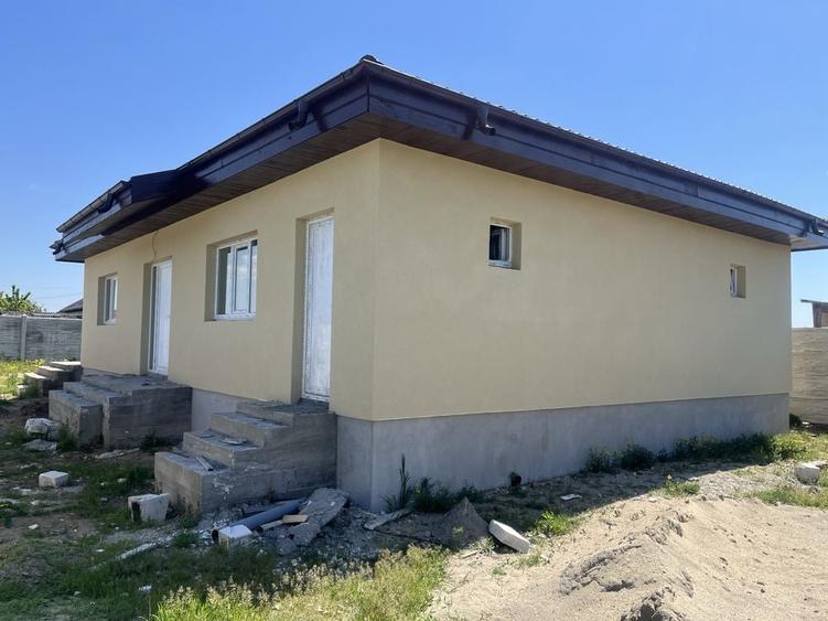 Casă cu 4 camere în Malu Mare