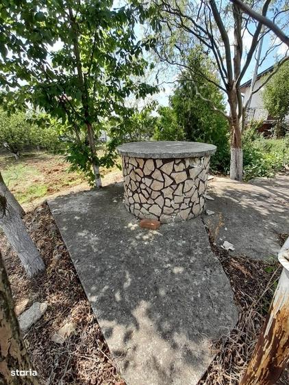Casă cu 4 camere cu Teren 2000 Mp în Central