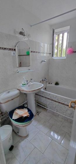 Apartament cu 2 camere semidecomandat în Podari