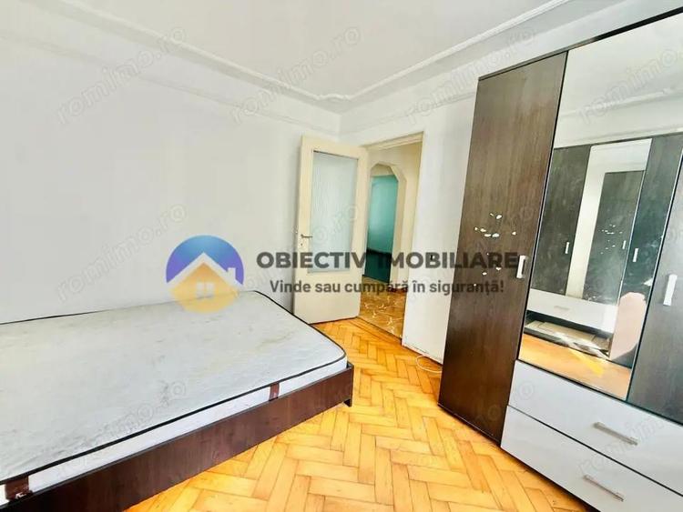 Apartament cu 3 camere decomandat în Est
