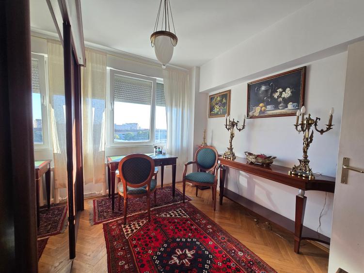 Apartament cu 3 camere decomandat în Gheorghe Lazăr