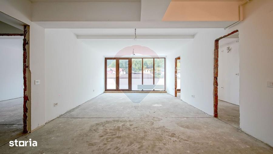 Apartament cu 4 camere în Schei