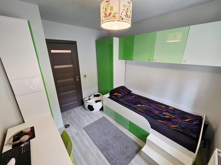 Apartament cu 3 camere decomandat, mobilat în Dâmbovița