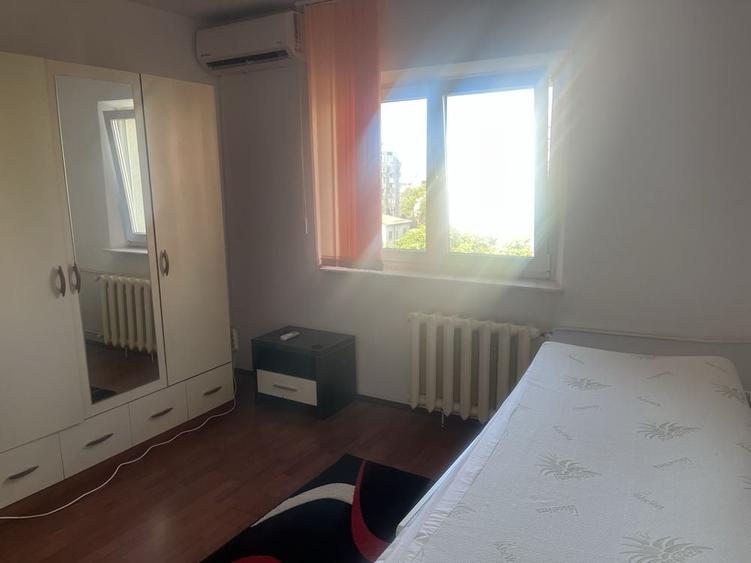 Apartament cu 4 camere decomandat în Panduri