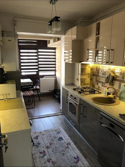 Apartament cu 2 camere decomandat în Central