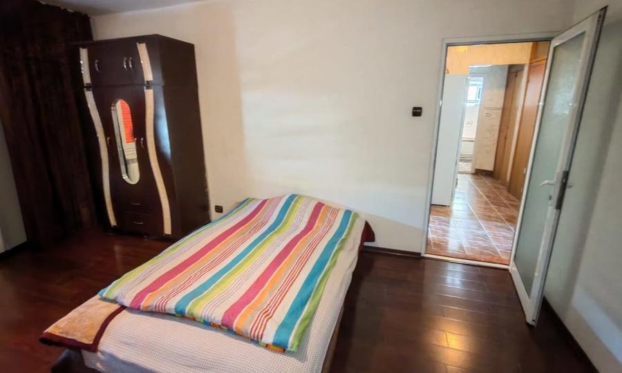 Apartament cu 2 camere decomandat în