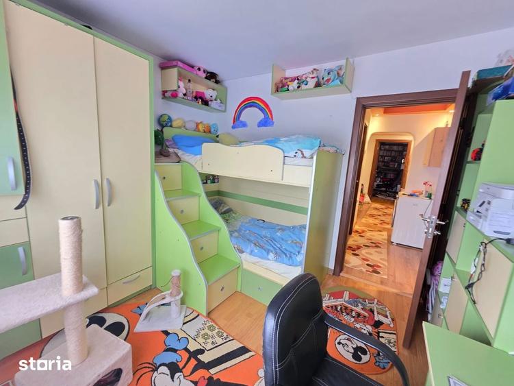 Apartament cu 3 camere decomandat în Central