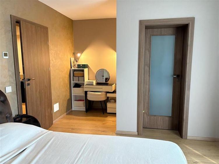 Duplex cu 4 camere cu Canalizare în Iris