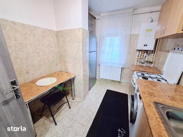 Apartament cu 2 camere semidecomandat în Mioriței