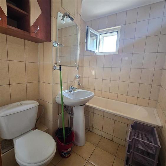Apartament cu 3 camere decomandat în Mircea cel Bătrân