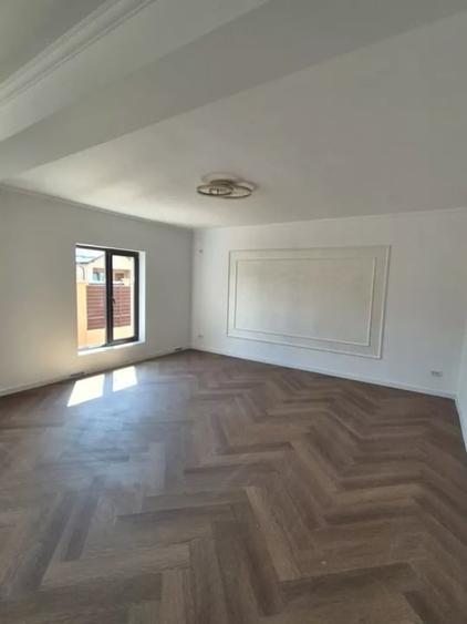 Casă individuală cu 4 camere cu Teren 300 Mp în Sud-Est