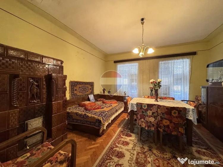 Casă cu 5 camere cu Teren 738 Mp în Șmig