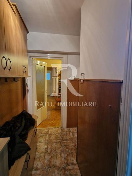 Apartament cu 4 camere decomandat, mobilat în Decebal