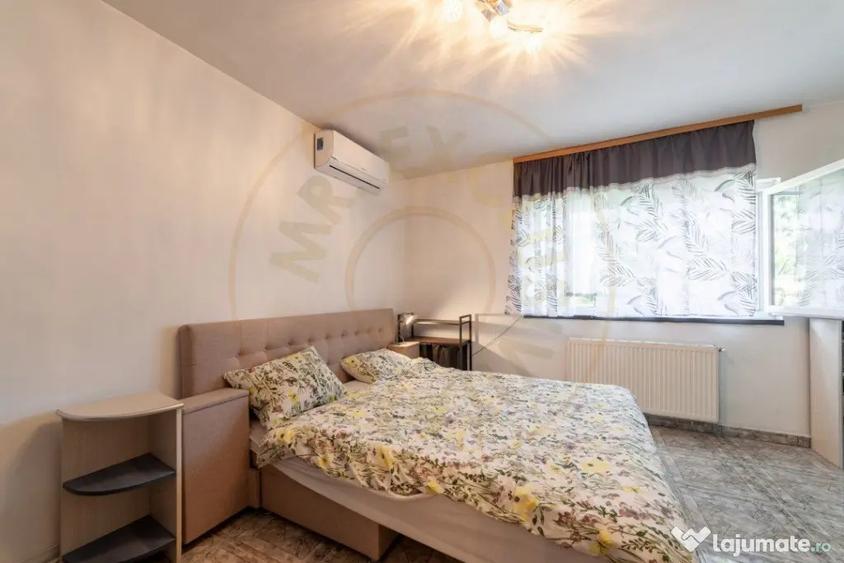 Casă cu 7 camere cu Teren 5000 Mp în Dârmănești