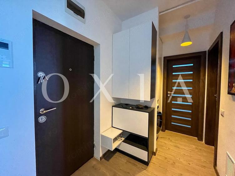 Apartament cu 3 camere semidecomandat în Girocului