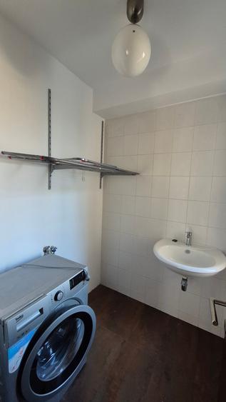 Casă individuală cu 5 camere cu Canalizare în Central