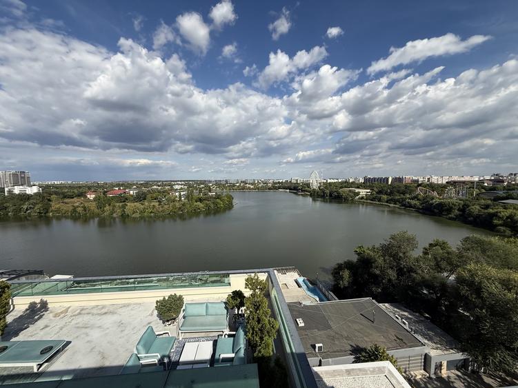Apartament cu 5 camere decomandat în Lacul Tei