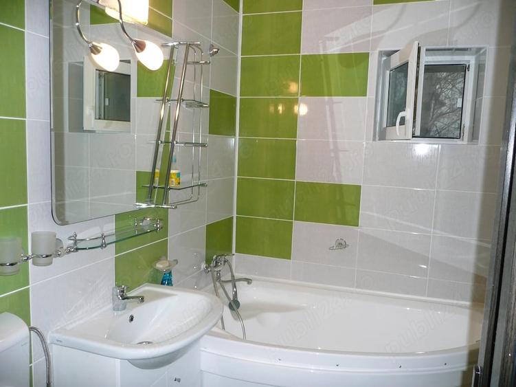 Apartament cu 3 camere semidecomandat în Ultracentral