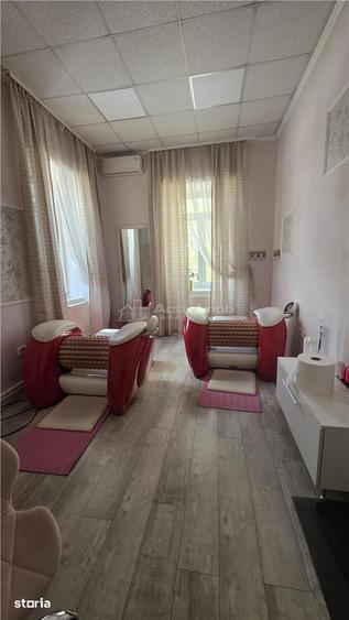 Casă cu 10 camere cu Teren 1302 Mp în Ultracentral