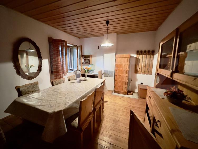 Casă individuală cu 6 camere cu Teren 1670 Mp în Ponorel