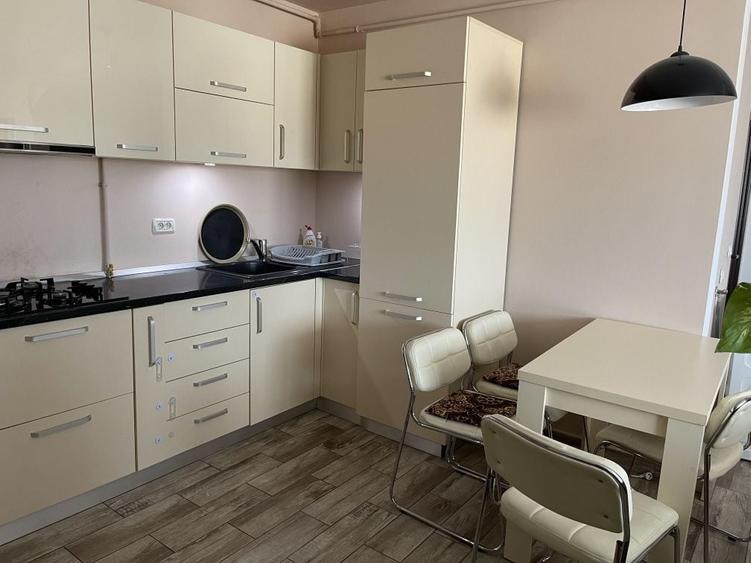 Apartament cu 2 camere decomandat în Bârzești