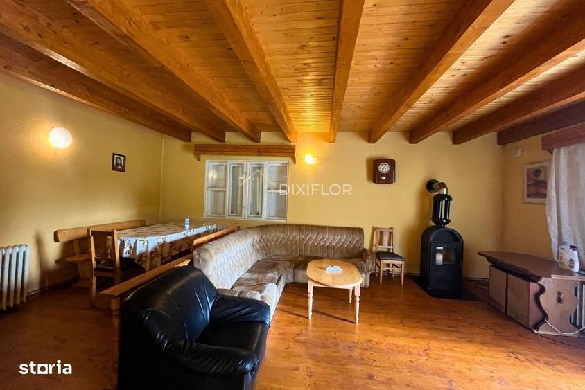 Casă cu 4 camere în Câmpu Cetății