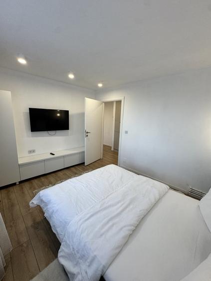 Apartament cu 2 camere semidecomandat, mobilat în Central
