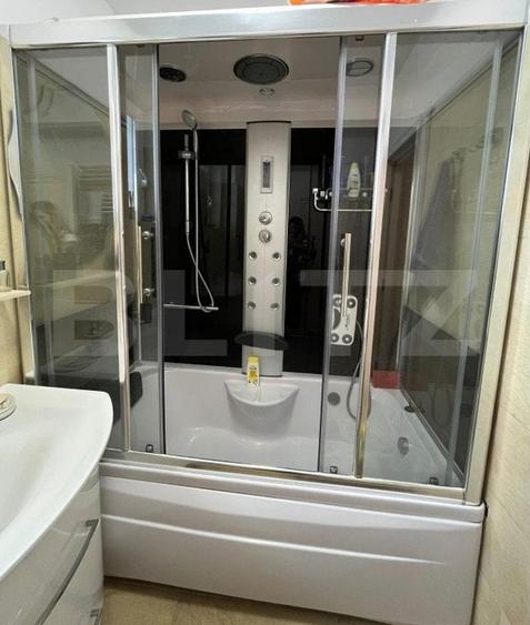 Apartament cu 3 camere decomandat, mobilat în Central